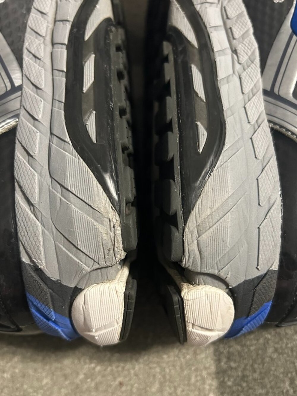Brooks Beast '16 'Silver Electric Blue' Running Sneakers Men's Size 11.5 2E - Picture 10 of 16